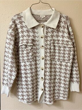 debut Cream and Beige Houndstooth Knit Shacket with Collar and Pockets